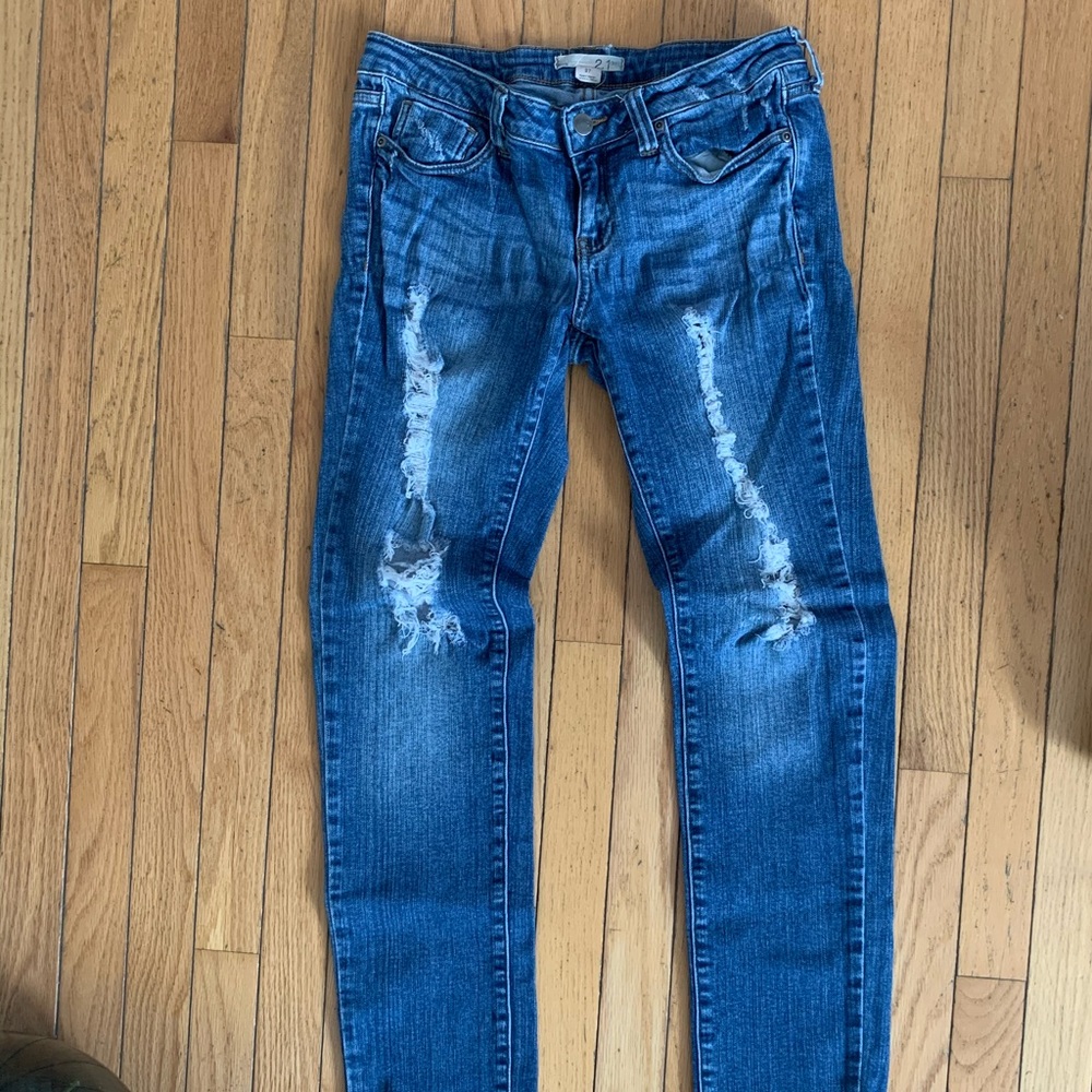 Ripped skinny jeans